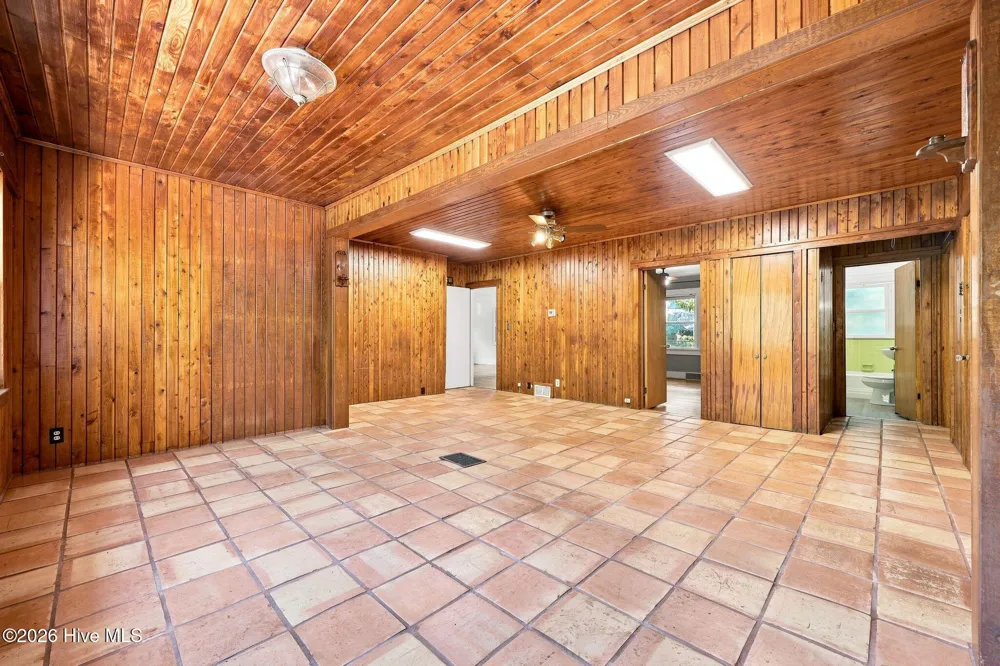 2503 E 5th Street Greenville, NC 27858