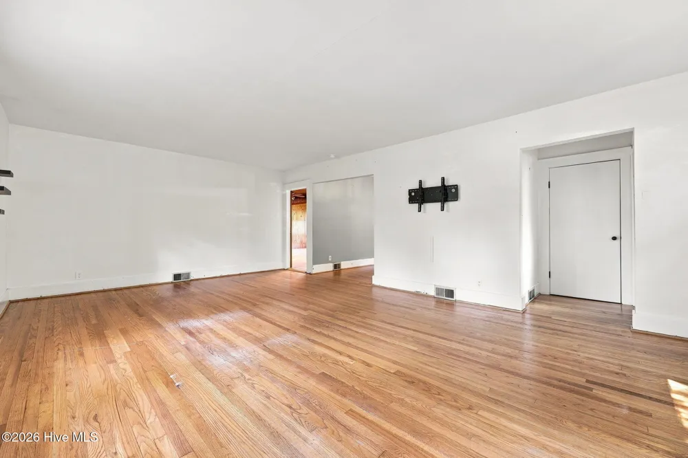2503 E 5th Street Greenville, NC 27858