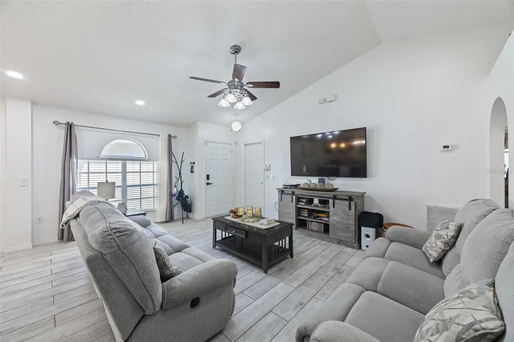 1012 BRENTON LEAF DRIVE Ruskin, FL 33570
