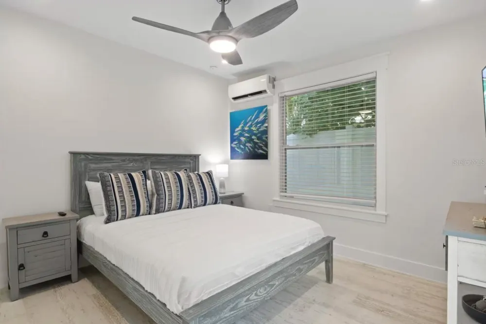 607 37TH STREET W Bradenton, FL 34205