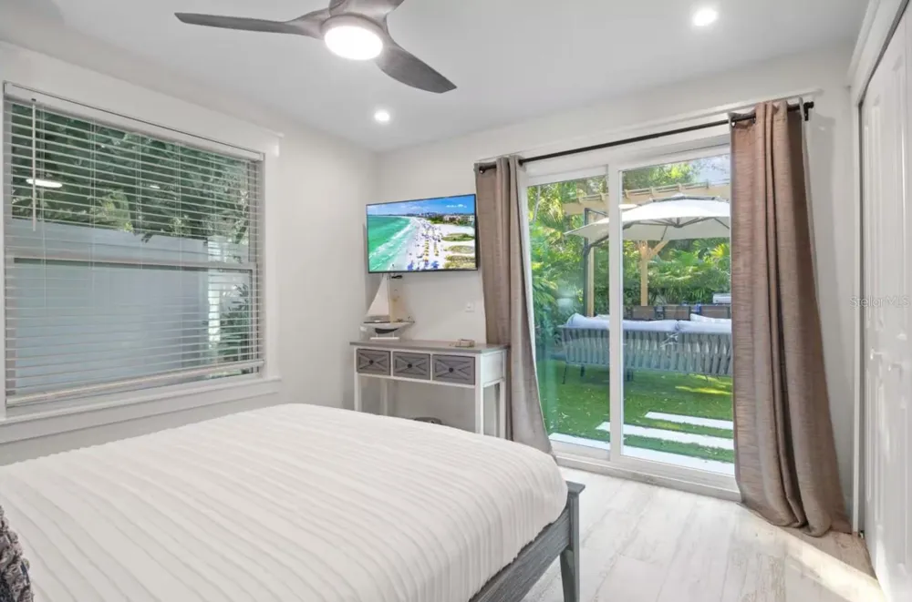 607 37TH STREET W Bradenton, FL 34205