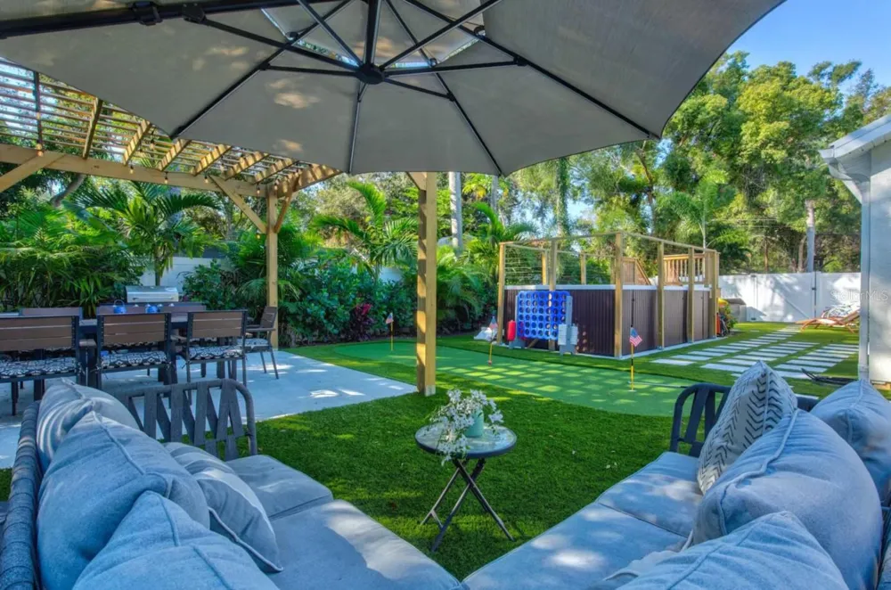 607 37TH STREET W Bradenton, FL 34205