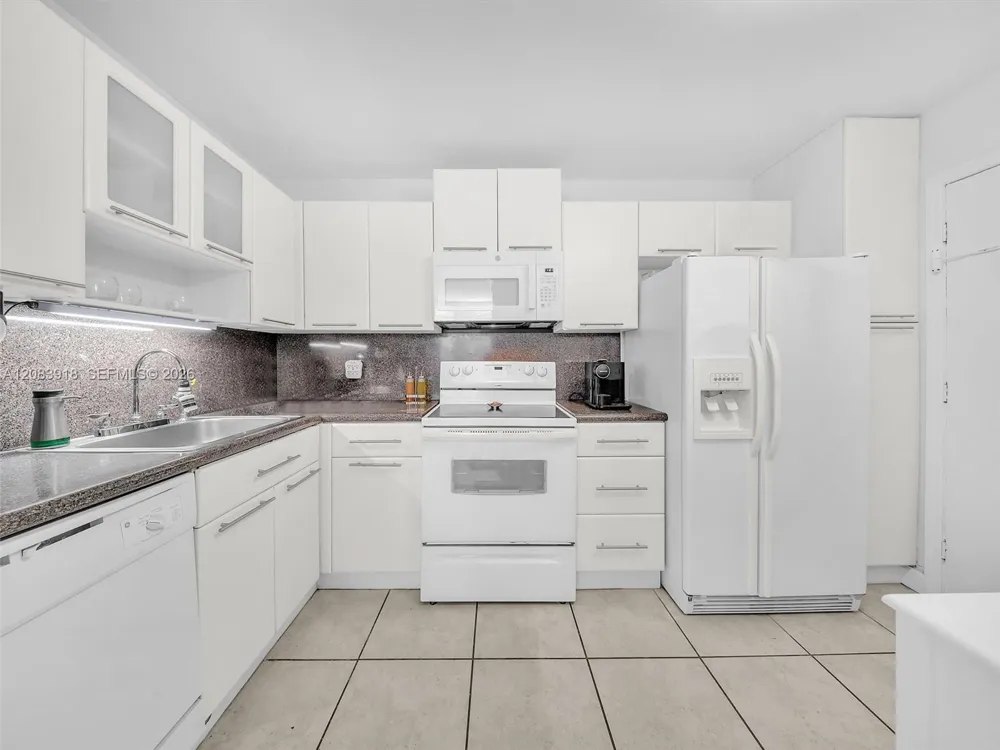 2016 Bay Dr #203 Miami Beach, FL 33141