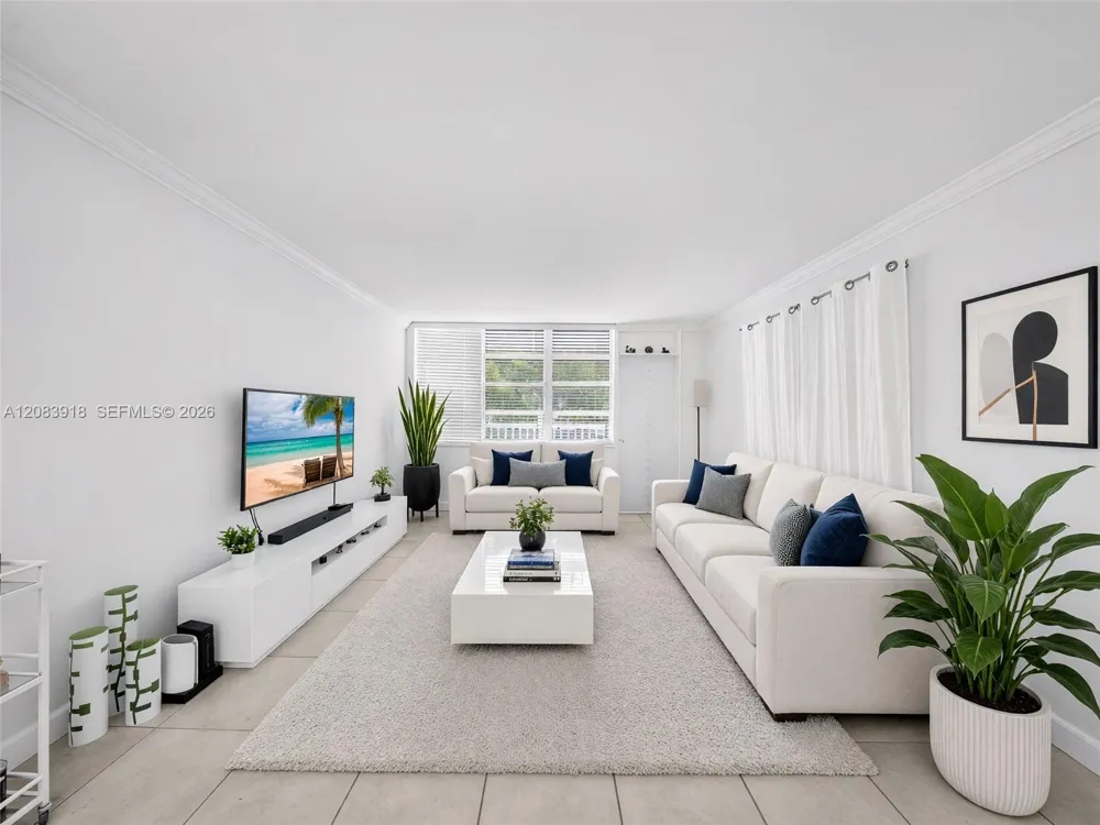 2016 Bay Dr #203 Miami Beach, FL 33141