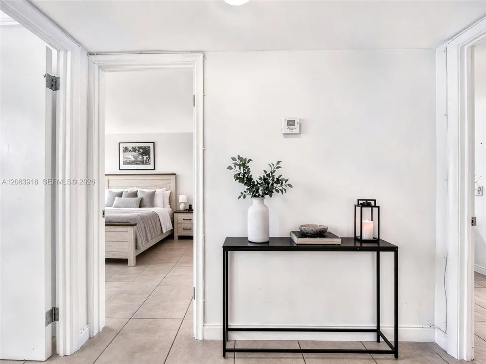 2016 Bay Dr #203 Miami Beach, FL 33141