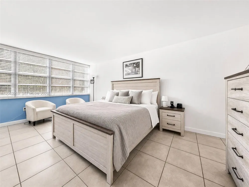 2016 Bay Dr #203 Miami Beach, FL 33141