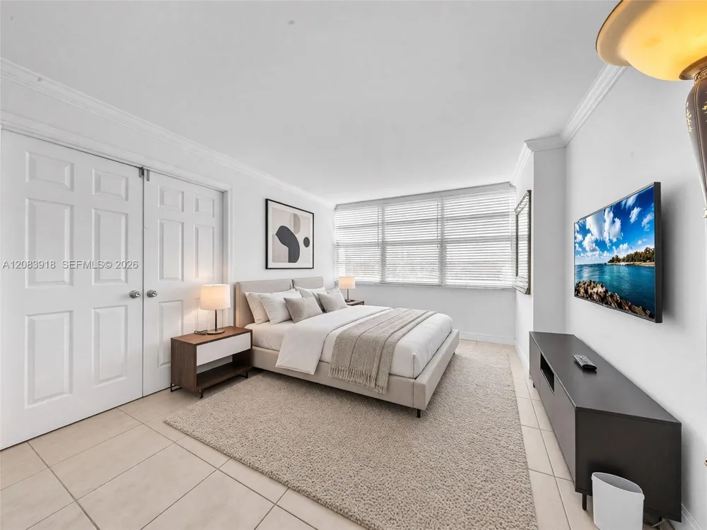 2016 Bay Dr #203 Miami Beach, FL 33141