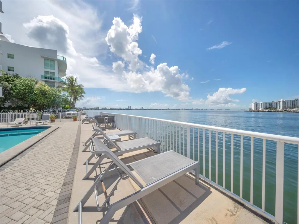 2016 Bay Dr #203 Miami Beach, FL 33141
