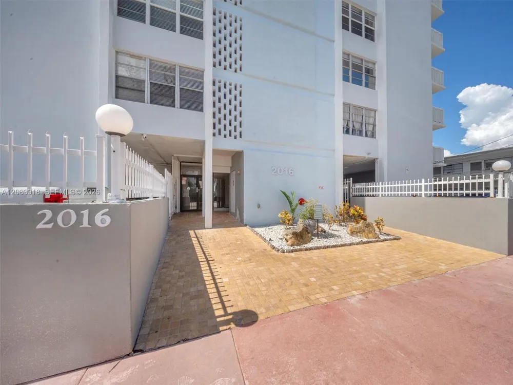 2016 Bay Dr #203 Miami Beach, FL 33141