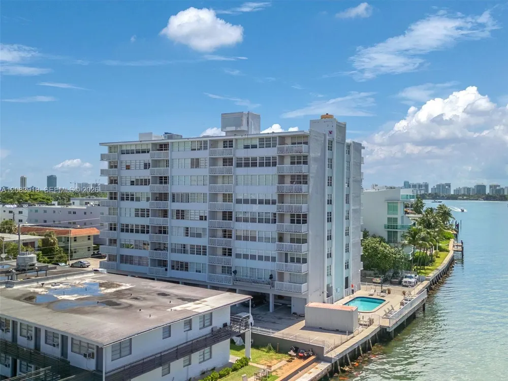 2016 Bay Dr #203 Miami Beach, FL 33141