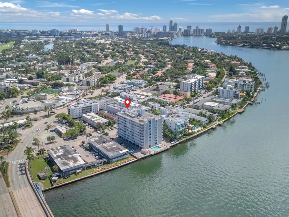 2016 Bay Dr #203 Miami Beach, FL 33141