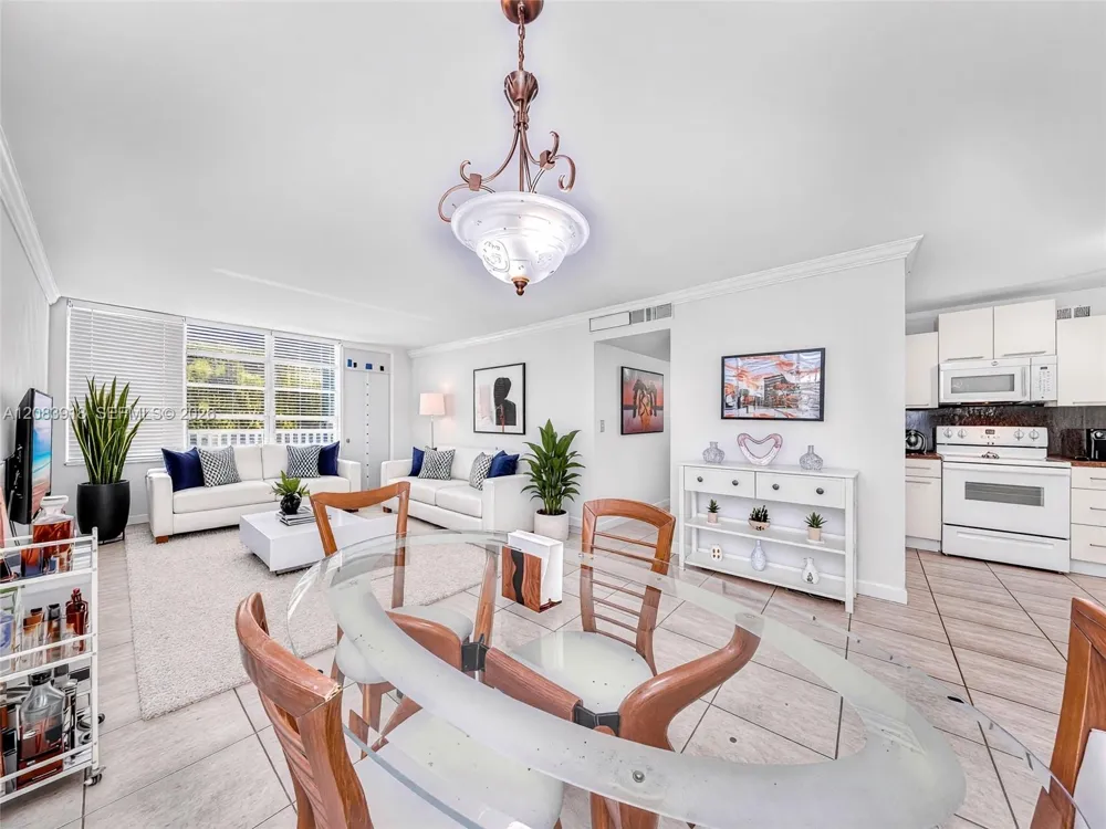 2016 Bay Dr #203 Miami Beach, FL 33141