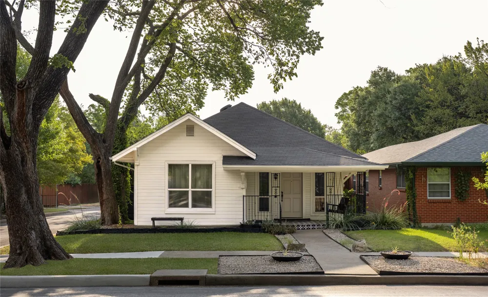 938 Clinton Avenue Dallas, TX 75208
