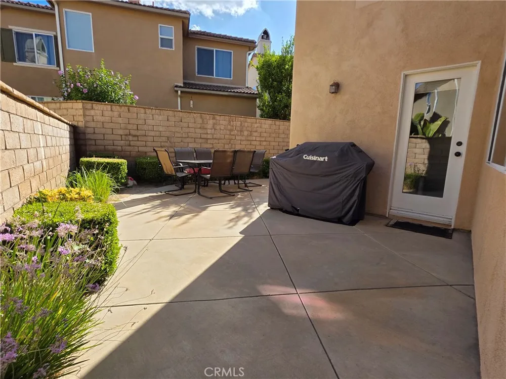 28930 Via Adelena Valencia, CA 91354