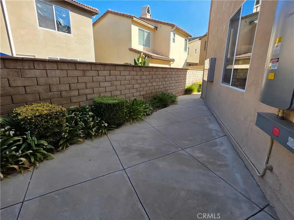 28930 Via Adelena Valencia, CA 91354