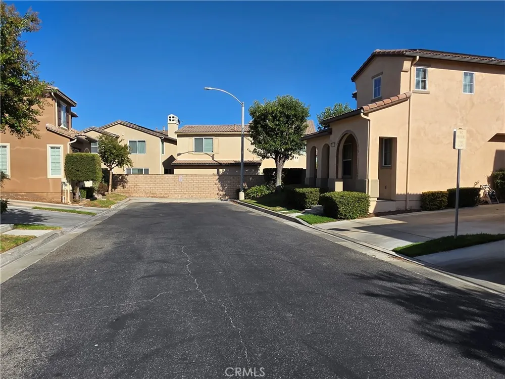 28930 Via Adelena Valencia, CA 91354