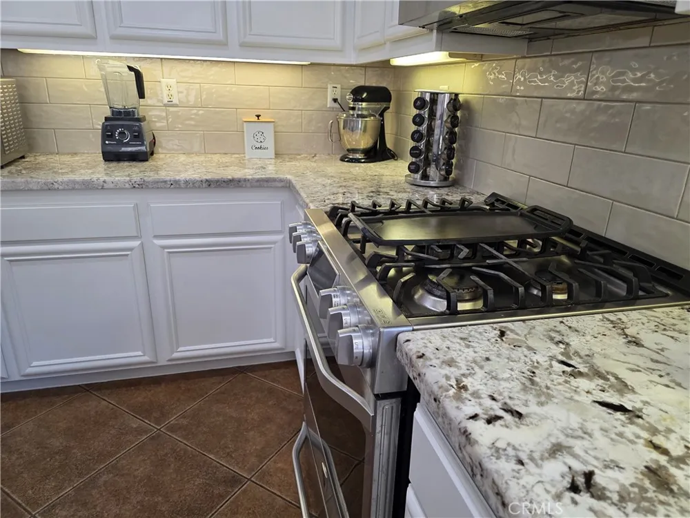 28930 Via Adelena Valencia, CA 91354