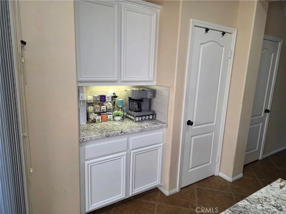 28930 Via Adelena Valencia, CA 91354