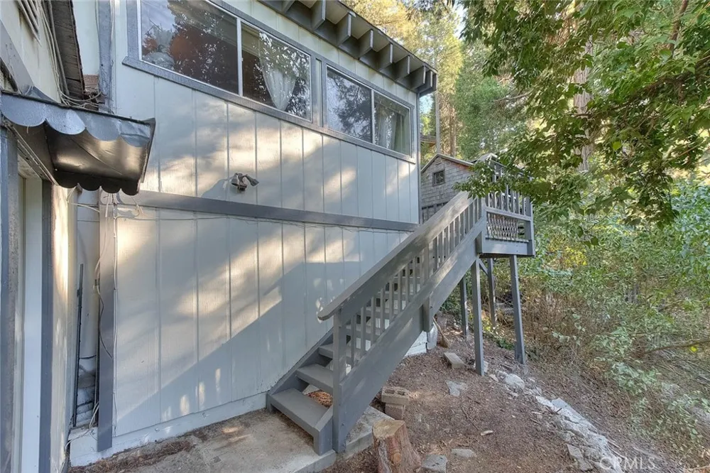 23775 Bowl Crestline, CA 92325