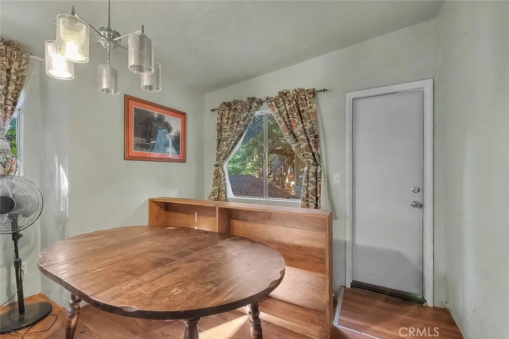 23775 Bowl Crestline, CA 92325