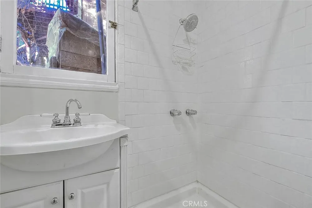 23775 Bowl Crestline, CA 92325