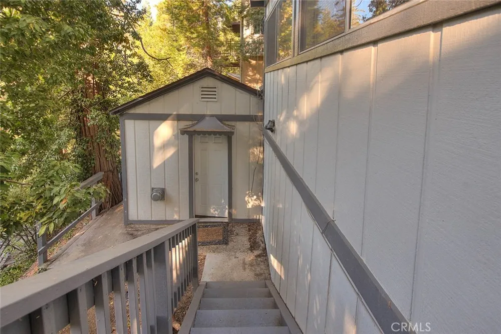23775 Bowl Crestline, CA 92325