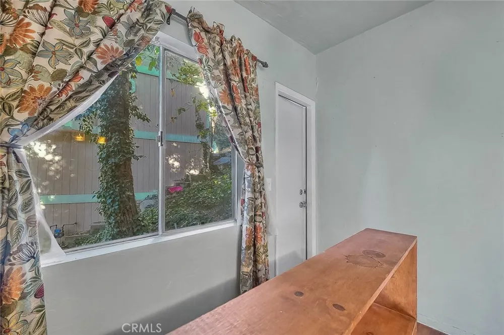 23775 Bowl Crestline, CA 92325