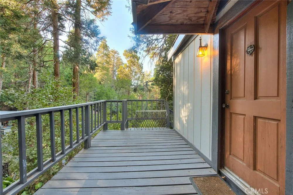 23775 Bowl Crestline, CA 92325