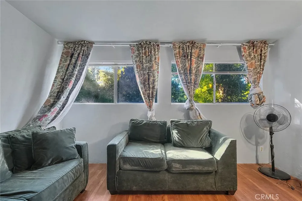 23775 Bowl Crestline, CA 92325