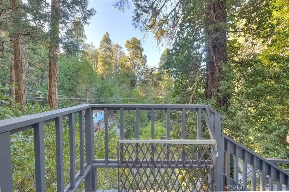 23775 Bowl Crestline, CA 92325
