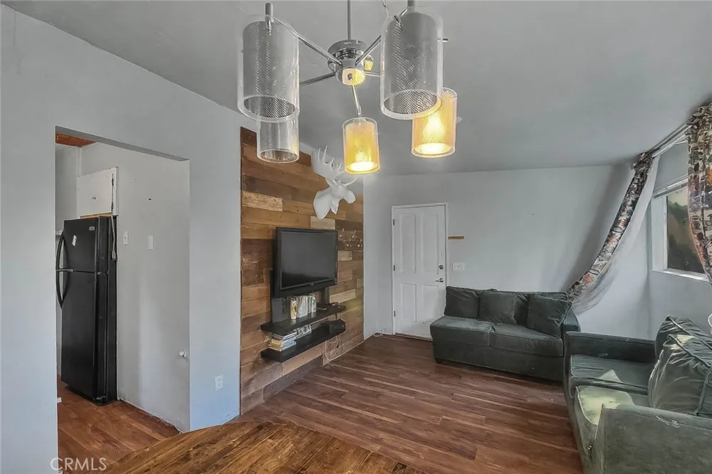 23775 Bowl Crestline, CA 92325