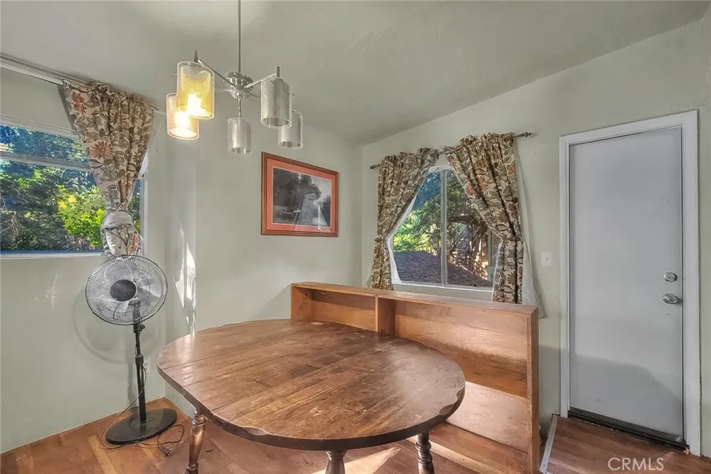 23775 Bowl Crestline, CA 92325