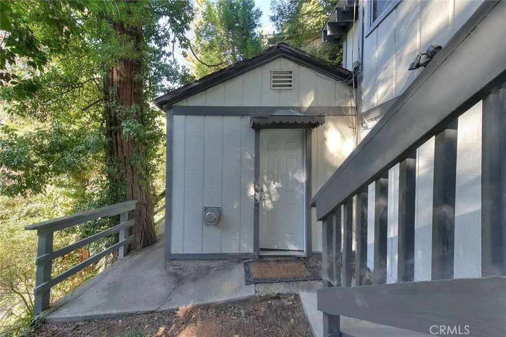 23775 Bowl Crestline, CA 92325