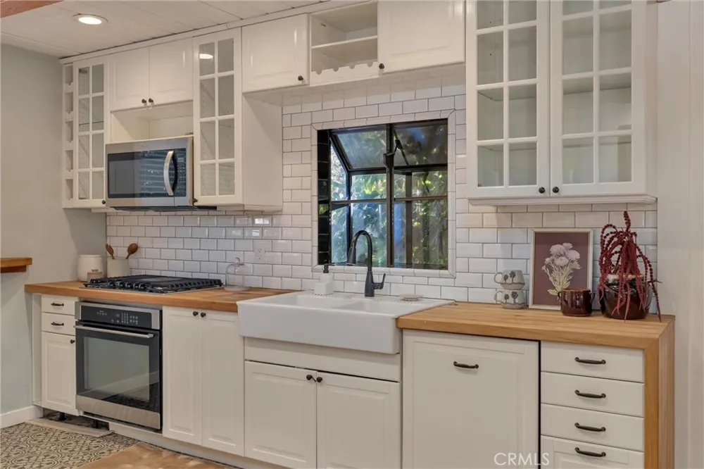 42 Oak Chico, CA 95926