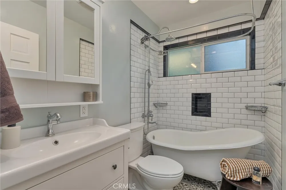 42 Oak Chico, CA 95926