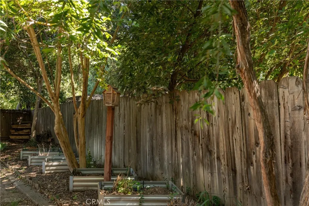 42 Oak Chico, CA 95926
