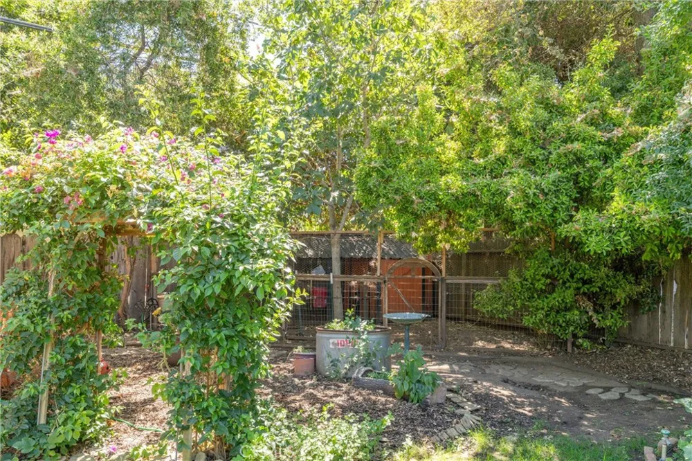 42 Oak Chico, CA 95926