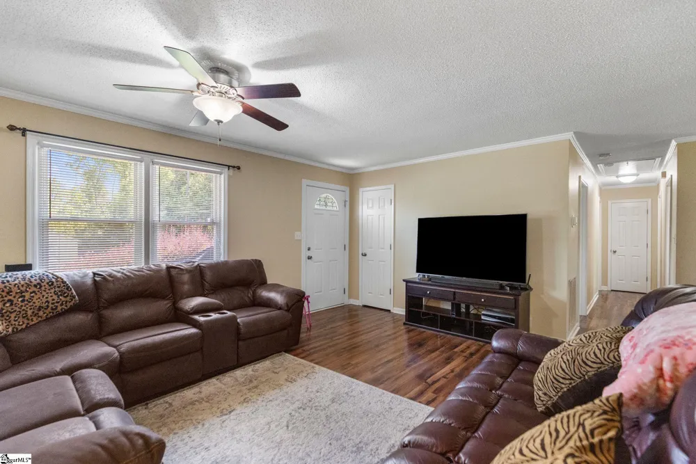 6301 Pinnacle Drive Spartanburg, SC 29303