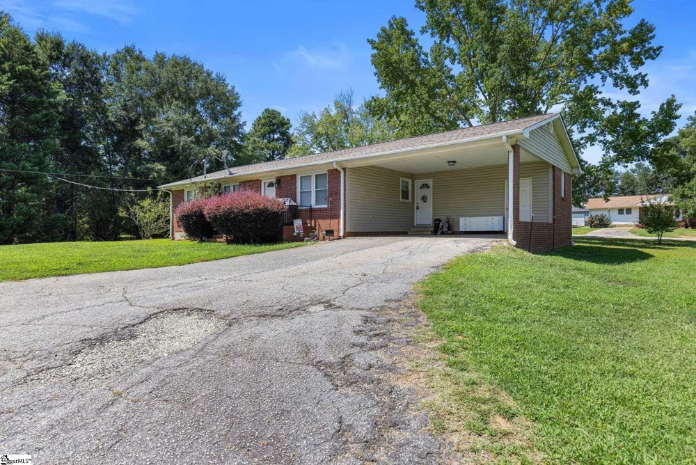 6301 Pinnacle Drive Spartanburg, SC 29303