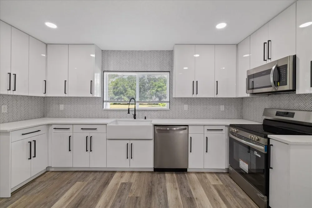 11002 RIVERVIEW DRIVE Riverview, FL 33578