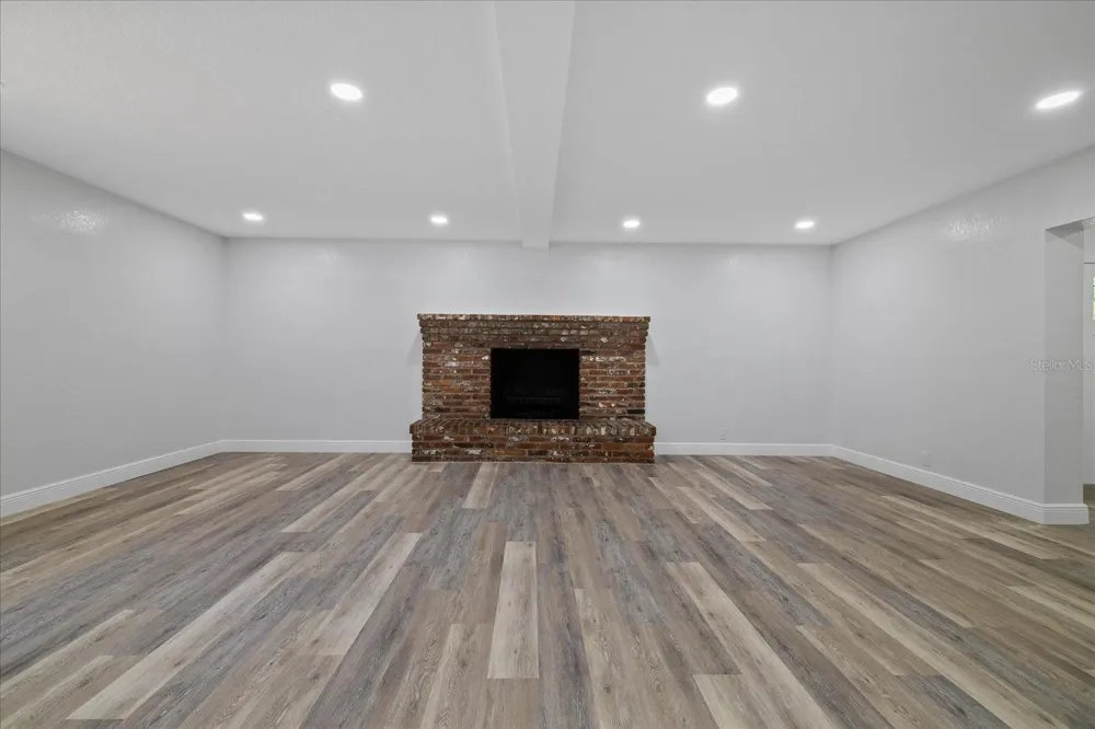 11002 RIVERVIEW DRIVE Riverview, FL 33578