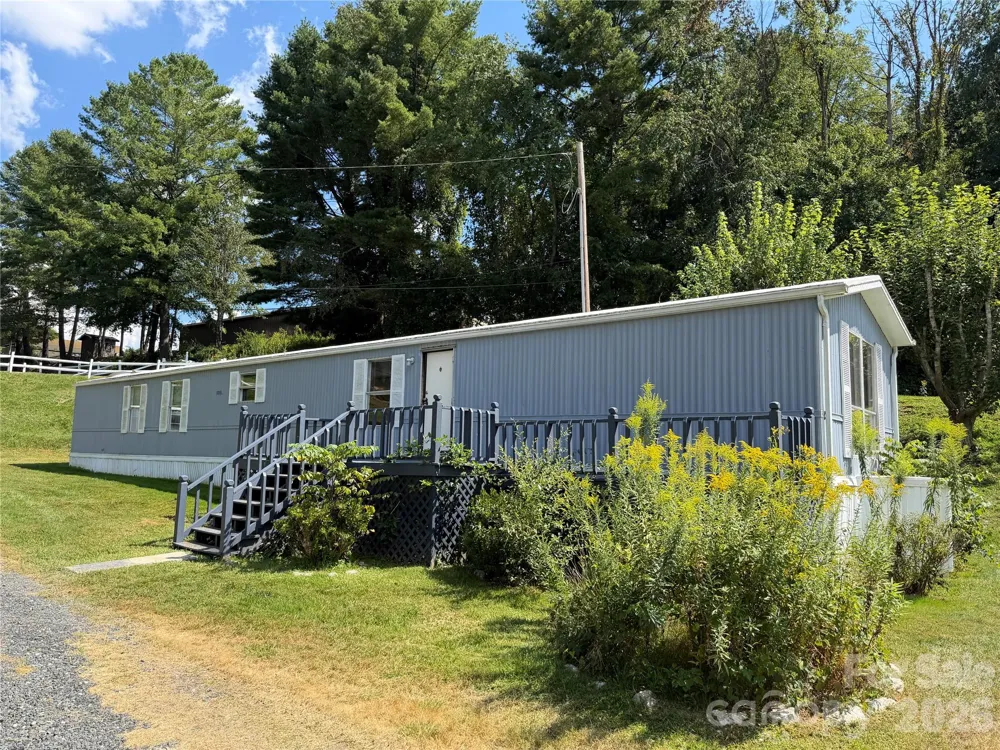 18 Wheeler Hills Road Burnsville, NC 28714