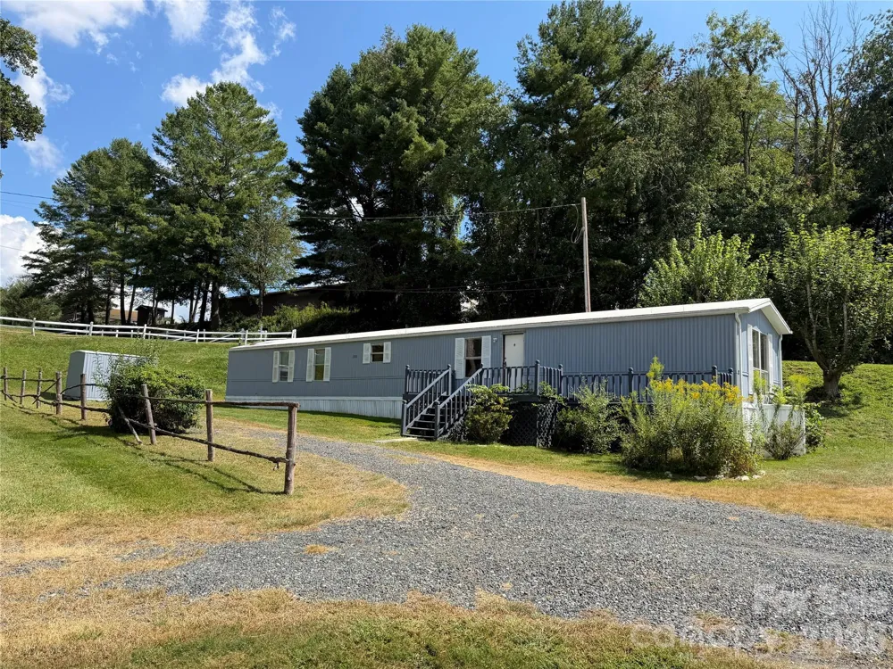18 Wheeler Hills Road Burnsville, NC 28714