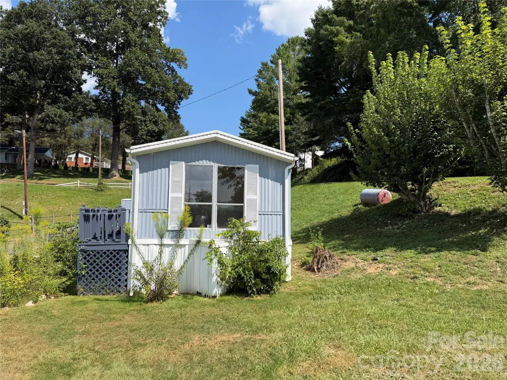 18 Wheeler Hills Road Burnsville, NC 28714