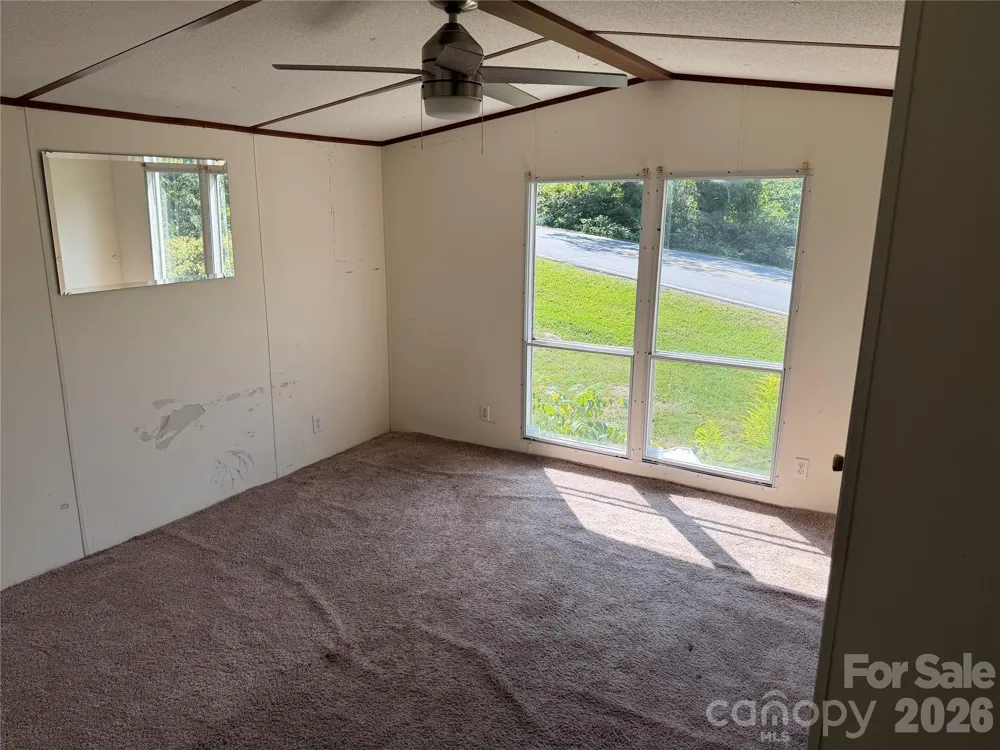 18 Wheeler Hills Road Burnsville, NC 28714