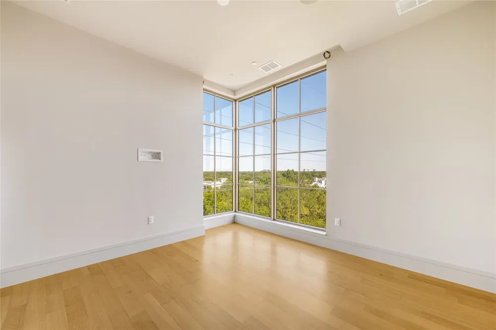 4205 Buena Vista Street #501 Dallas, TX 75205