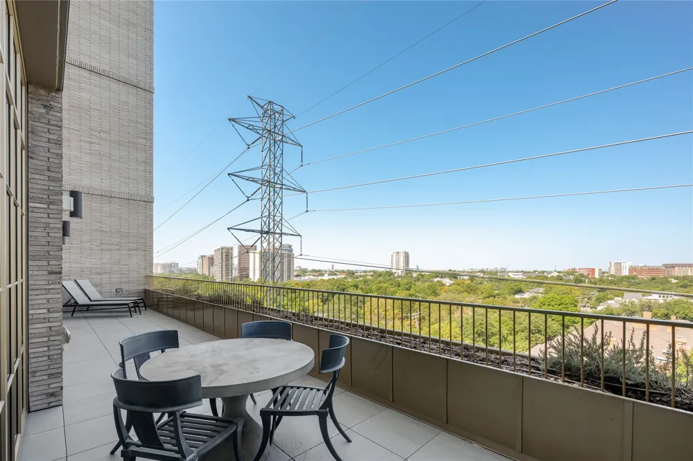 4205 Buena Vista Street #501 Dallas, TX 75205