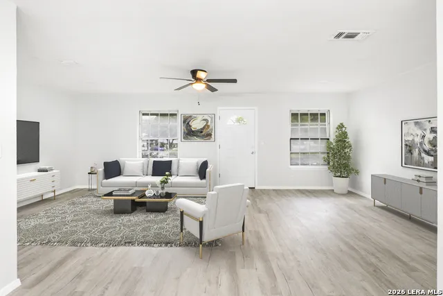 7335 Glen Brk San Antonio, TX 78239