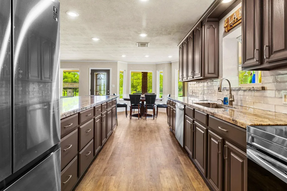 361 S Lakeside Drive Huntsville, TX 77320