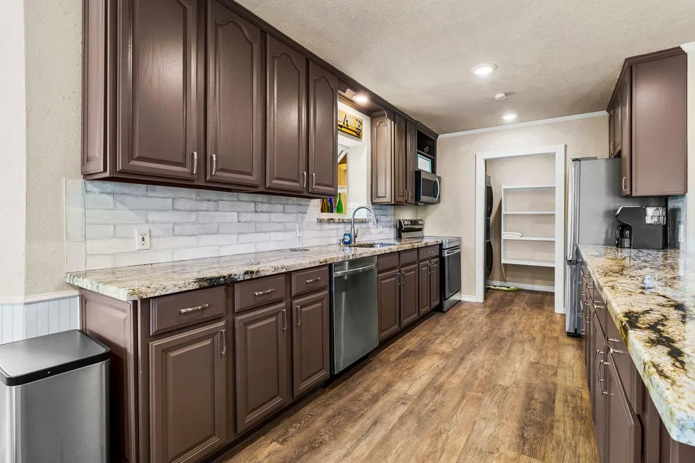 361 S Lakeside Drive Huntsville, TX 77320